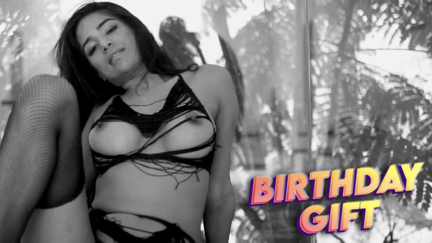 Birthday Gif – 2024 – OnlyFans Solo Short Film – Poonam Pandey